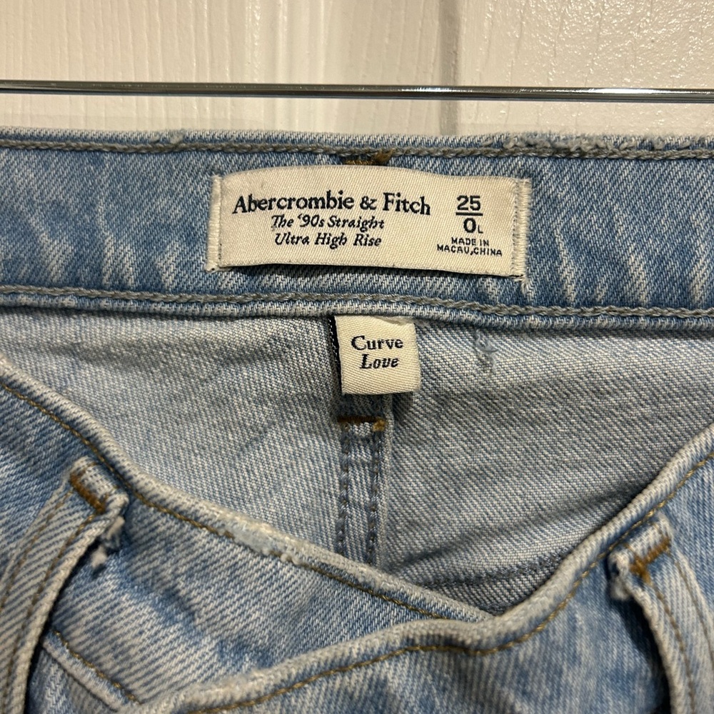 Abercrombie & Fitch 90s straight ultra high rise jeans with asymmetrical waist